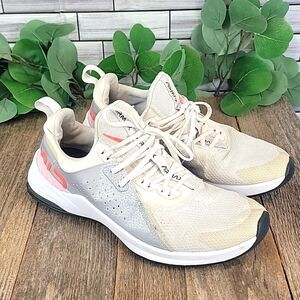 Nike women's Air Max Bella running shoe Size 8.5